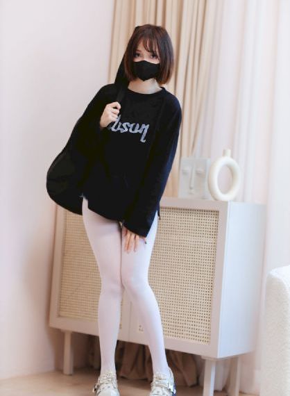 天天综合免费视频_JVID性感写真